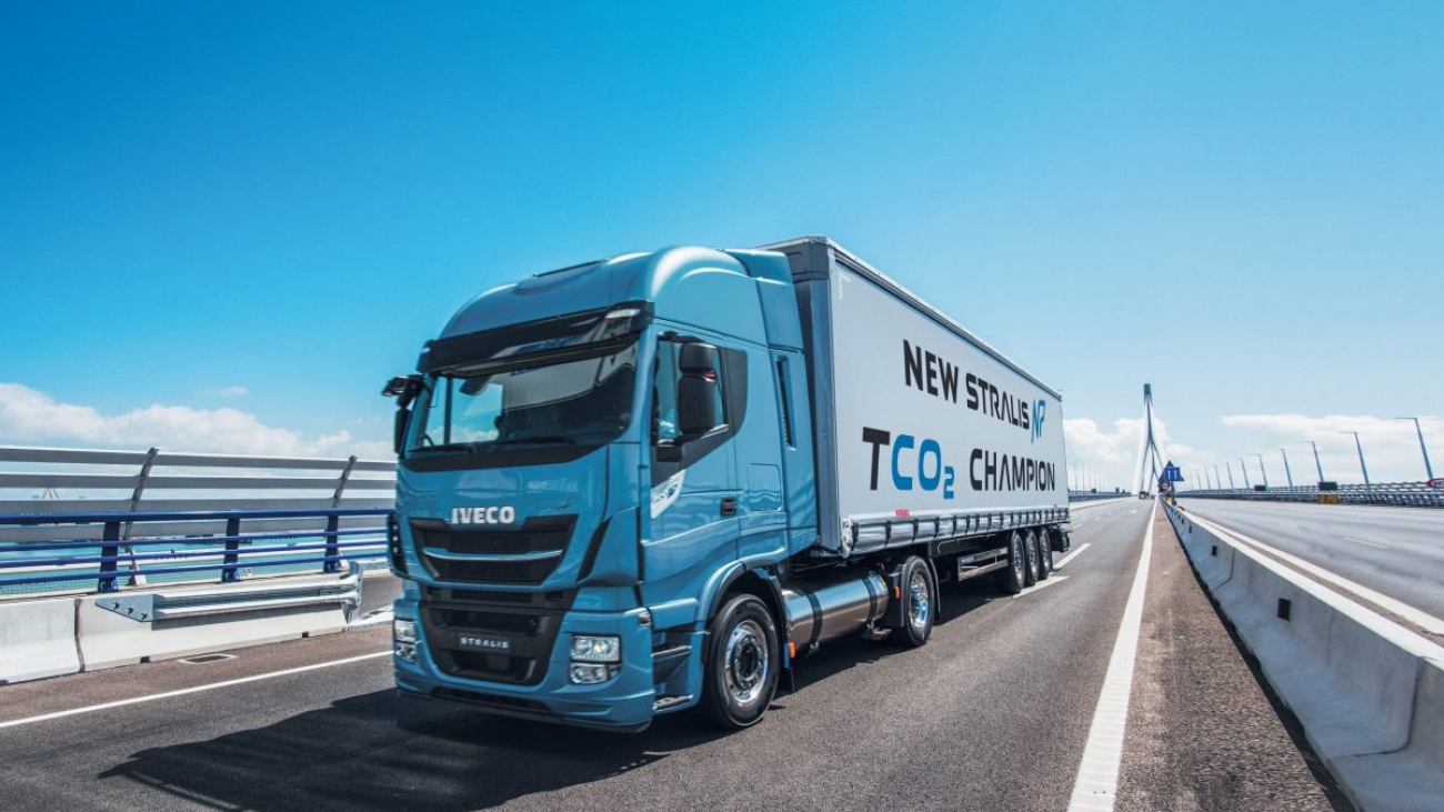 2768-IVECO-New-Stralis-NP-European-Gas-Awards-of-Excellence-2017-1200x801